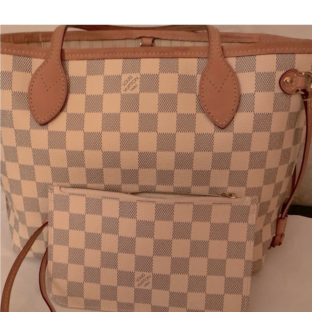 🥳 Louis Vuitton AZURE MM AUTHENTIC NEVERFULL. The pouchette is also available.